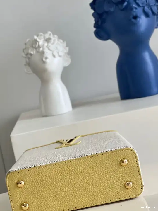 WIS LOUIS MINI VUITTON CAPUCINES 0518